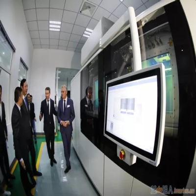 造船“神器”！大型金屬3D打印機落戶江科大